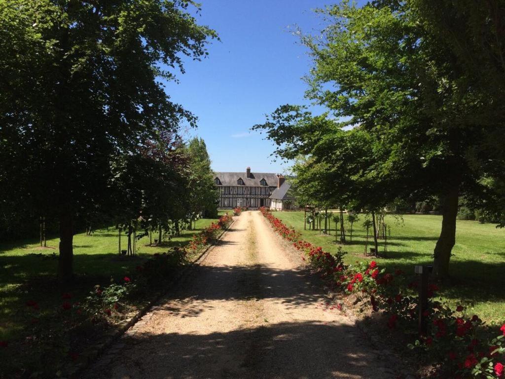 La Gloriette Gite Situe Dans La Propriete Dun Magnifique Manoir Vatteville Dış mekan fotoğraf
